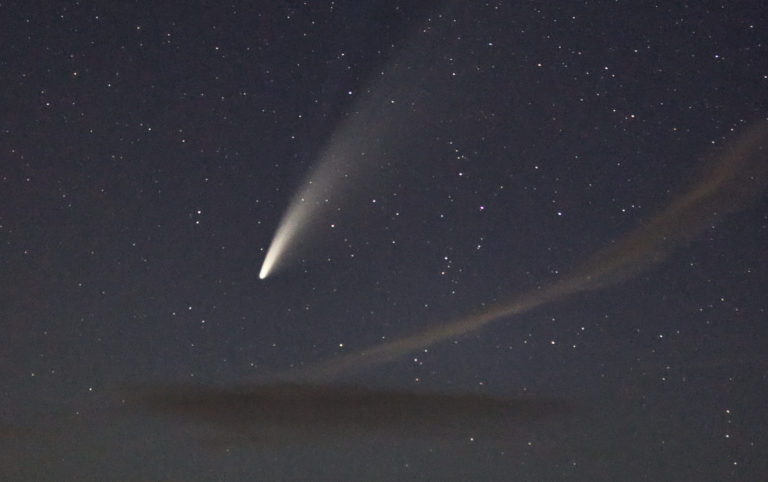 Islander gives tips on comet photography