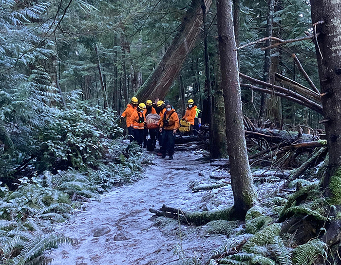 Stretcher evacuation from Mt. Erskine Salt Spring rescuers’ first call-out of 2022